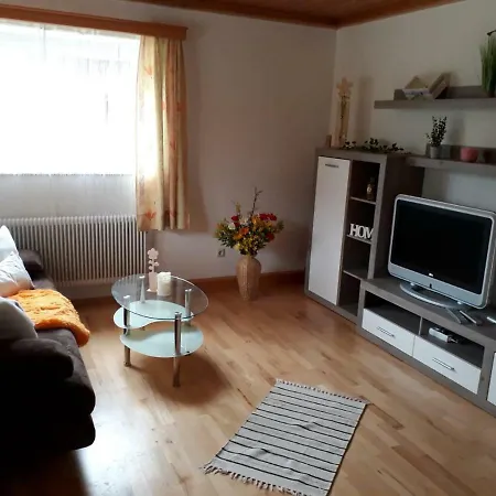 Ferienwohnung Leni Apartment Brauhof