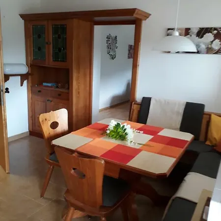 Ferienwohnung Leni Apartment